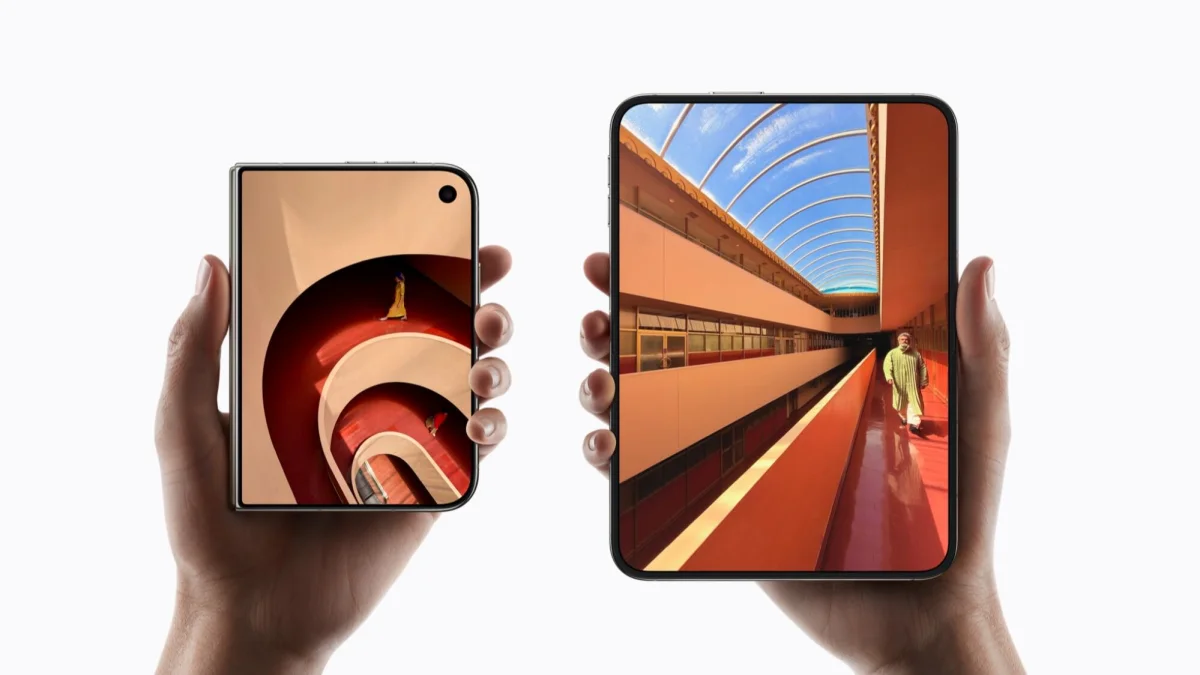the iphone duo opened and closed